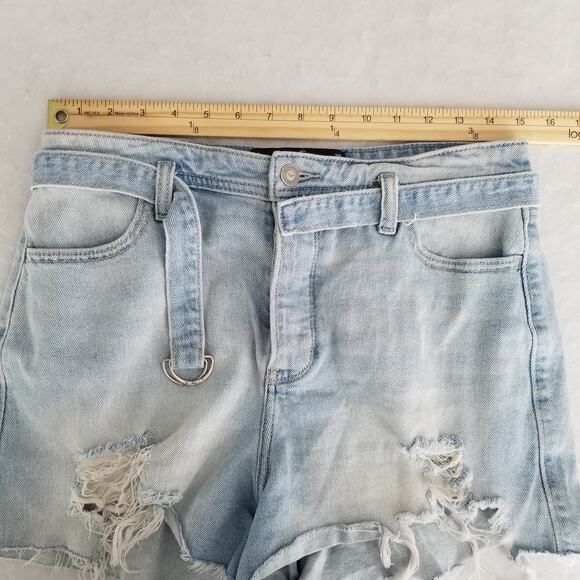 Hollister High Rise Mom 3" Shorts Belted Denim Shorts, Size 9, Waist 29inches - Picture 6 of 8